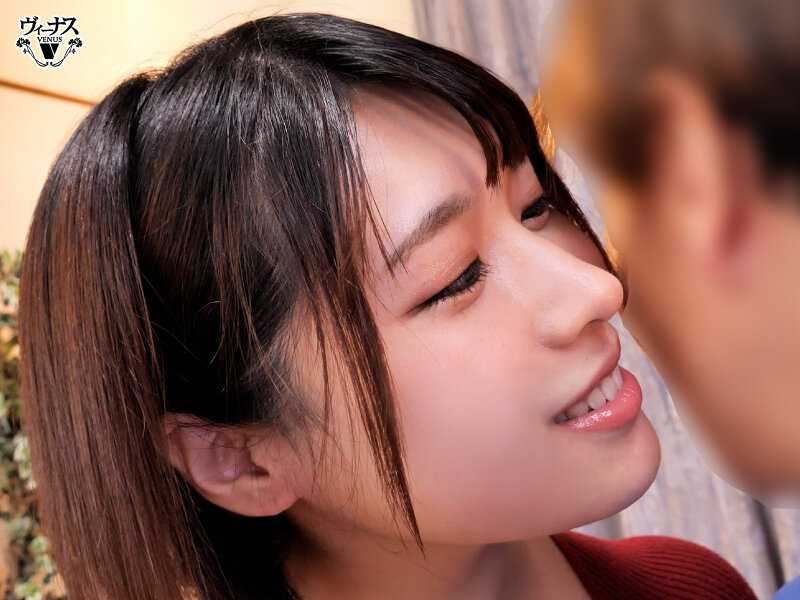 「見つめすぎ！そんなに私のおっぱい気になるの？」巨乳の叔母が僕を誘惑する耳元の囁きと密着セックス 白雪美月